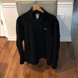 Patagonia Men’s XL fleece zip up.